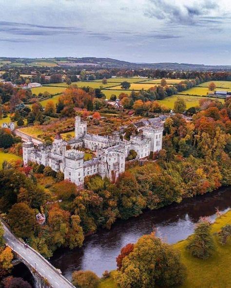 A 130 pieces jigsaw puzzle from Jigidi Lismore Castle, Waterford Castle, Bodiam Castle, Waterford Ireland, Images Of Ireland, English Architecture, Irish Castles, Castles In Ireland, Scenic Travel