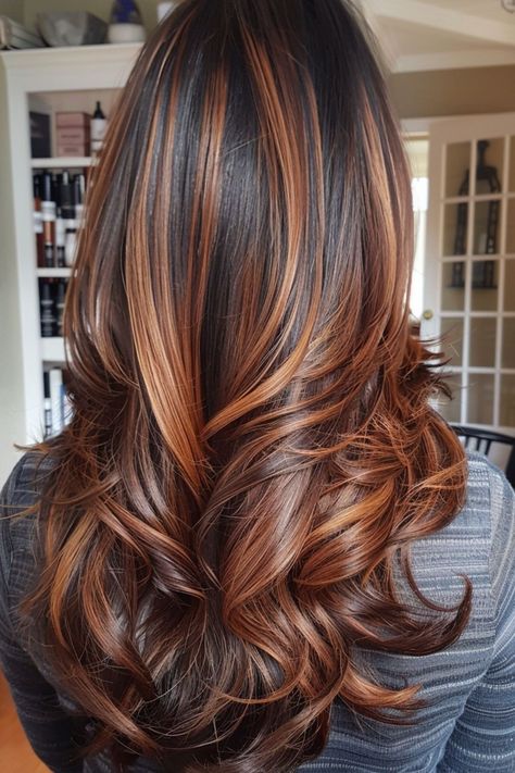 fall hair color ideas for brunettes #FallHairColors #BrunetteHair #AutumnHairTrends #WarmTones #BrunetteBalayage #RichShades #SeasonalHair #HairInspo #CaramelHighlights #ChocolateBrownHair Curly Fall Hair, Red Hair Highlights On Brown Hair, Fall Hair For Brunettes, Copper Highlights On Dark Hair, Brunette Red Highlights, Brown And Red Hair, Copper Brunette Hair, Dark Hair Hairstyles, Copper Brown Hair Color