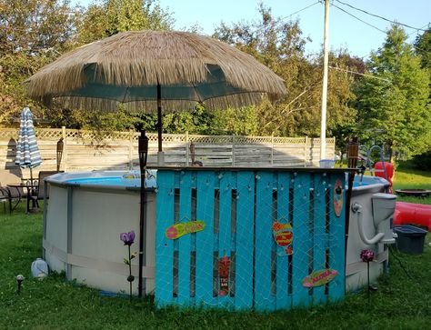 My pallet tiki bar DIY Pallet Tiki Bar Ideas Diy Pool, Diy Above Ground Pool Bar, Above Ground Pool Tiki Bar Ideas, Cheap Above Ground Pool, Above Ground Pool Fence, Tiki Bars Diy, Above Ground Pool Landscaping, Above Ground Pool Decks, Diy Fence