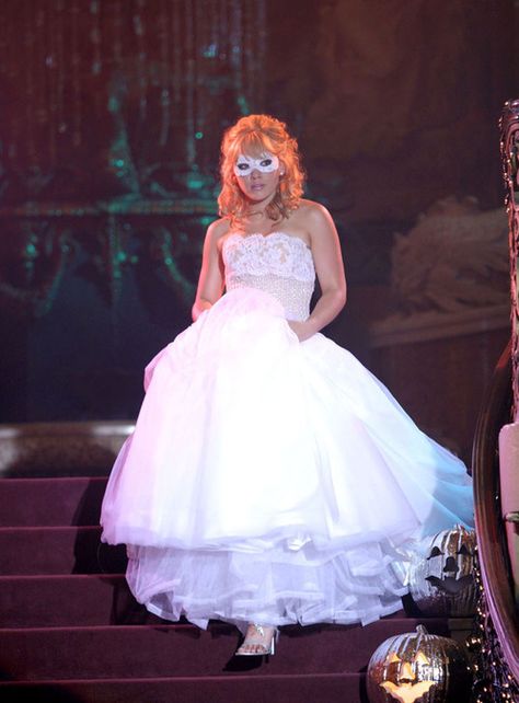 A Cinderella Story - Always loved this entrance. Song playing was Jesse McCartney's "The Best Day of My Life" Cinderella Story Dress, Hilary Duff Movies, Another Cinderella Story, Wedding Dresses Cinderella, Cinderella Story, A Cinderella Story, Cinderella Wedding, Hillary Duff, Style Evolution