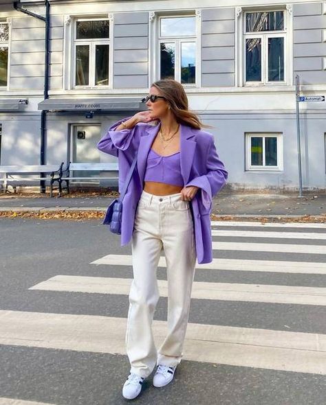 9 Bright Blazer-and-Jeans Outfits to Try in 2022 | Who What Wear UK Purple Top Outfit, Casual Outfits For Work, Jeans Blazer Outfit, Bright Blazer, Womens White Jeans, Casual Work Outfits Women, Outfits For Work, Casual Chique, Stylish Work Attire