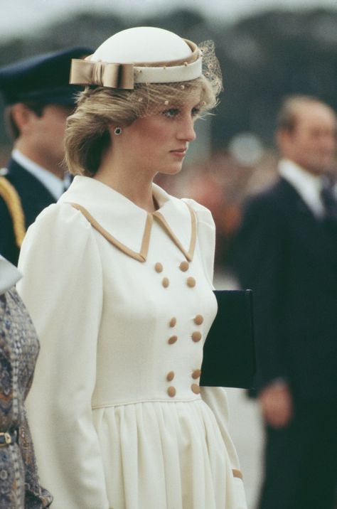 Prințesa Diana, Putri Diana, Princess Diana Dresses, Prins William, Rainha Elizabeth Ii, Princess Diana Fashion, Prins Harry, Princess Diana Family, Princess Diana Photos