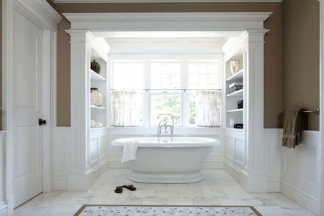 Freestanding Bathtub Ideas-07-1 Kindesign White Marble Bathrooms, Traditional Bathroom Designs, Stand Alone Tub, Victorian Bathroom, Bathtub Design, Unique Bathroom, Bath Room, Marble Bathroom, Traditional Bathroom