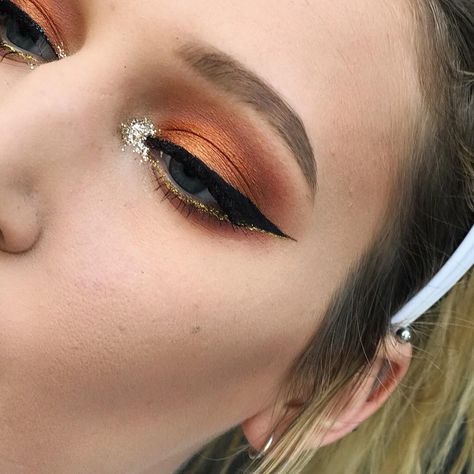 Burnt Orange Dress Makeup Ideas, Makeup For Burnt Orange Dress, Orange Dress Makeup Ideas, Makeup For Orange Dress, Orange Dress Makeup, Burnt Orange Eyeshadow, Orange Eyeshadow Looks, Orange Eye Makeup, Maquillaje Aesthetic