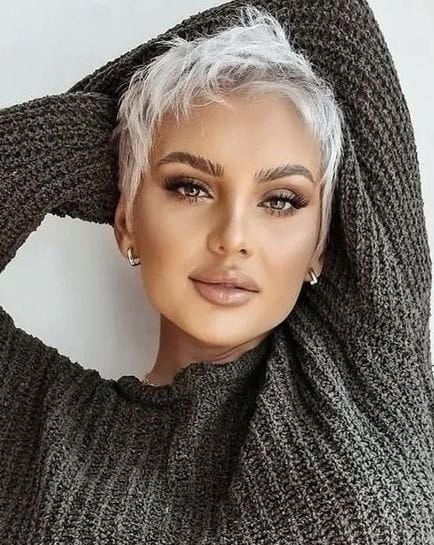 Very Short Edgy Pixie Haircut, Short Edgy Hairstyles Pixies, Pixie Silver Hair, Short Funky Pixie Haircut, Funky Pixie Cut, Platinum Pixie Cut, Short Platinum Blonde Hair, Short Textured Hair, Κούρεμα Bob