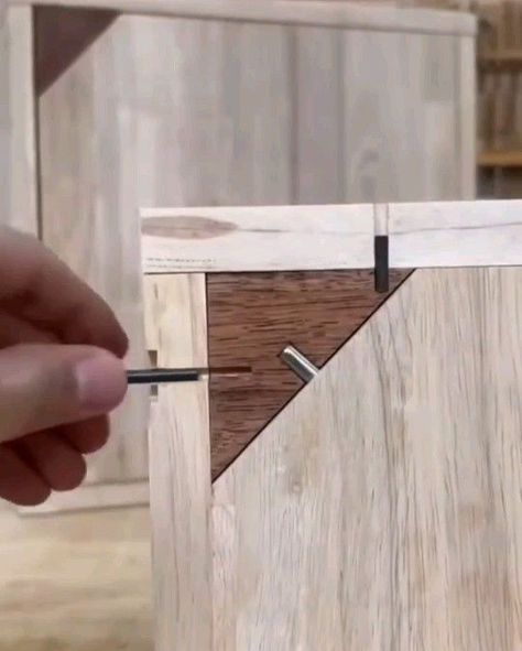 Small Easy Woodworking Projects Magnetic Lock Hidden, Secret Compartment Furniture Hiding Places, Diy Hidden Compartments, Secret Box Diy, Secret Lock Box, Secret Compartment Box, Hidden Storage Ideas, Hidden Lock, Secret Compartment Furniture