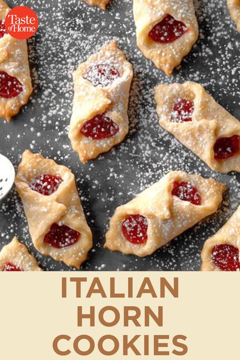 Italian Horn Cookies Classic Biscotti, Horn Cookies, Secret Cookie Recipe, Pignoli Cookies, Italian Cookie, Italian Christmas Cookies, Italian Cookie Recipes, Italian Pastries, Italian Christmas