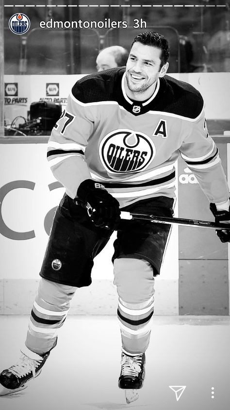 Milan Lucic, Nhl Hockey Players, Edmonton Oilers Hockey, Oilers Hockey, Edmonton Oilers, Dallas Stars, Boston Bruins, Nhl Hockey, Hockey Players