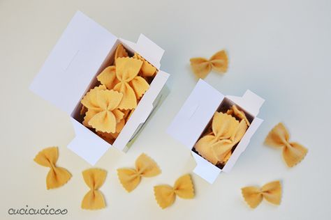 Diy Felt Pasta, Pasta Tutorial, Felt Pasta, Play Food Diy, Pasta Farfalle, Kids Food Crafts, Pasta Box, Farfalle Pasta, Sew Mama Sew