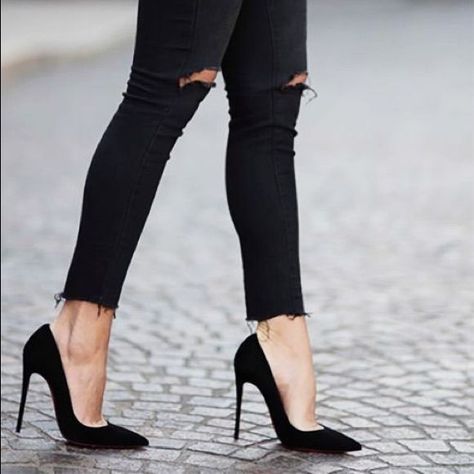 d961e9f236177d65d21100592edb0769desc43956998ri Black Pencil Heels, Pencil High Heels, Pumps Outfit, Pencil Heels, Shoes Heels Classy, Pointed Pumps, Casual Outfit Inspiration, Heels Classy, Black Suede Heels