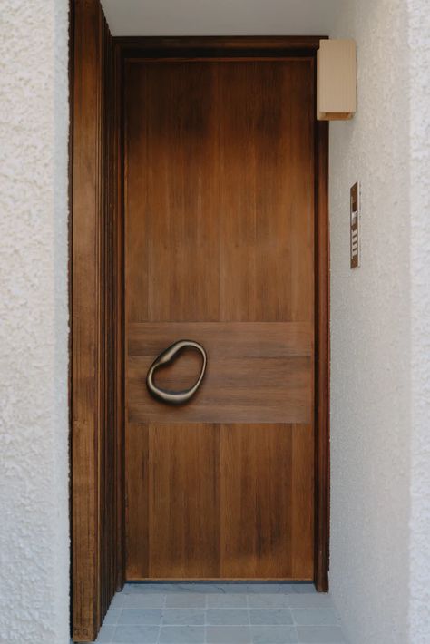 Handle Door Design, Door Handles Design, Life In Australia, Interesting Doors, Interesting Interiors, The Local Project, Memphis Design, Entrance Door, Door Furniture