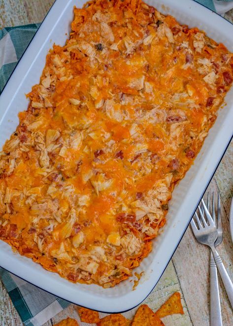 Cheesy Chicken Doritos Casserole - 4 Sons 'R' Us Chicken Cheese Casserole, Dorito Chicken Casserole, Creamy Chicken Dinner, Doritos Casserole, Doritos Chicken, Maple Sausage, Chicken Dorito Casserole, Chocolate Chicken, Stews Recipes