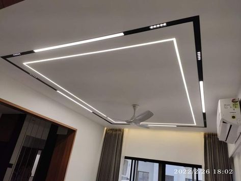 Plain Ceiling With Profile Light, False Ceiling With Track Lights, False Ceiling Lights Living Room, Track Light Ceiling Design, Profile Light False Ceiling, Led Profile Lighting Design Ceiling, False Ceiling With Profile Lights, Track Lighting Living Room, Flat Ceiling