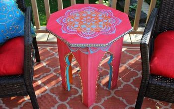 moroccan side table build Moroccan Decor Diy, Rustic Chic Bedroom, Moroccan Side Table, Moroccan Decor Living Room, Moroccan Table, Diy Side Table, Chic Bedroom Decor, Table Diy, Moroccan Design