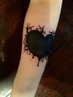 Dainty Wrist Tatoo feminem <3… Cover Heart Tattoo, Blacked Out Heart Tattoo, Solid Black Tattoo Cover Up, Heart Cover Up Tattoo, Realistic Heart Tattoo, Wrist Tatoo, Traditional Heart Tattoos, Realistic Heart, Black Heart Tattoos