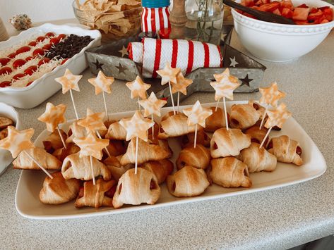 4th Of July Pigs In A Blanket, Cheese Stars, Pigs In A Blanket, Blue Party, Patriotic Holidays, July Party, 4th Of July Party, Flag Decor, Patriotic Decorations