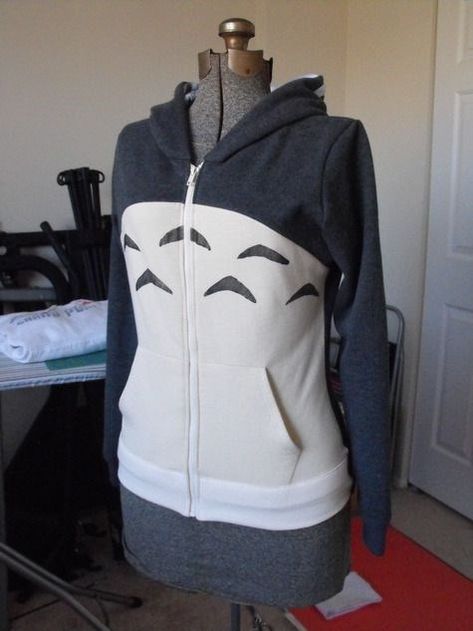 Totoro Hoodie, Geeky Fashion, Geek Fashion, My Neighbor Totoro, Geek Chic, Studio Ghibli, Style Me, What To Wear, Harajuku