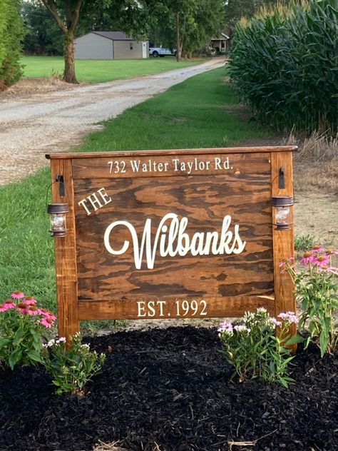 Driveway Welcome Sign Entrance, Family Yard Sign, Driveway Sign Ideas, Property Entry Ideas, Driveway Signs Entrance, Driveway Entrance Landscaping Country, Front Yard Flag Pole Ideas, End Of Driveway Ideas Entrance, Wooden Farm Signs