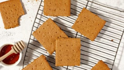 Homemade Sourdough Graham Crackers Graham Flour, Einkorn Recipes, Graham Cracker Recipes, Gluten Free Graham Crackers, Einkorn Flour, Wheat Thins, Homemade Graham Crackers, King Arthur Flour, Cracker Recipes