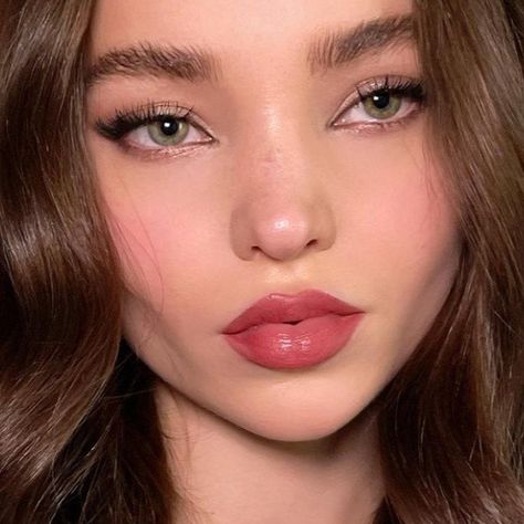 Dove Cameron Lips, Dove Cameron Style, Smink Inspiration, Make Up Inspo, Best Boyfriend, Dove Cameron, Dream Hair, Makeup Inspo, Maquillaje De Ojos