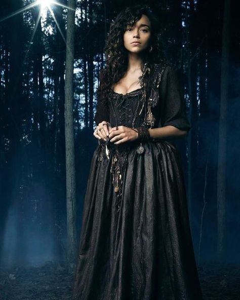 Salem Costumes, Salem Tv Show, Morgana Le Fay, Salem Witches, Ashley Madekwe, Witch Coven, Witch Party, Salem Witch Trials, Human Teeth