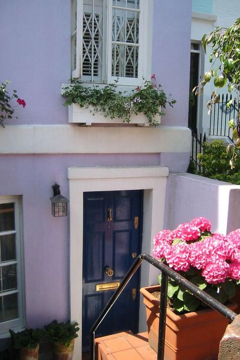 Purple Color House Exterior, Lilac Exterior House Paint, Lilac House Exterior, Lavender House Exterior, Purple Exterior House Colors, Colour For House, Purple House Exterior, Purple Houses, Lilac House