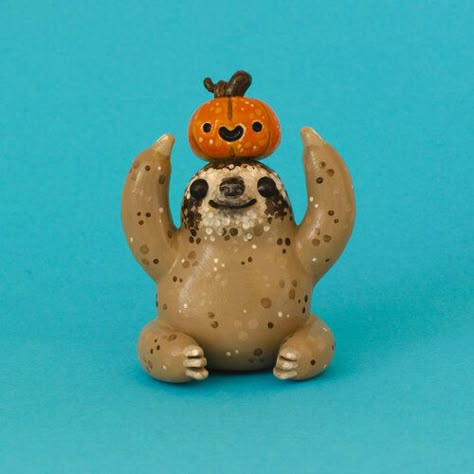 taraminart_sloth Sloth Clay Sculpture, Clay Sloth Diy, Kokedama Stand, Sloth Sculpture, Clay Sloth, Sloth Ceramic, Pumpkin Pottery, Clay Aiken, Kawaii Diy Crafts