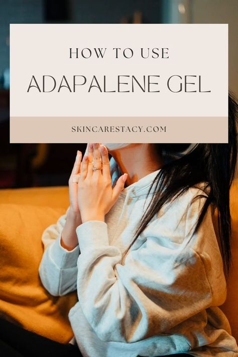 Adapalene gel and moisturizer should be used as part of your nightly skincare routine 3-6 times per week. To use adapalene gel with moisturizer, make sure to first cleanse your face properly. Then, apply a pea sized amount of adapalene and wait 1-2 minutes for it to soak into your skin. Finally, follow up with a quarter-sized amount of moisturizer. This article will explain everything you need to know about adapalene and how to use it with moisturizers. Adapalene Gel, Applying Moisturizer, Holistic Habits, Skin Care Moisturizer, Skincare Routine, Being Used, How To Use, Need To Know, Moisturizer