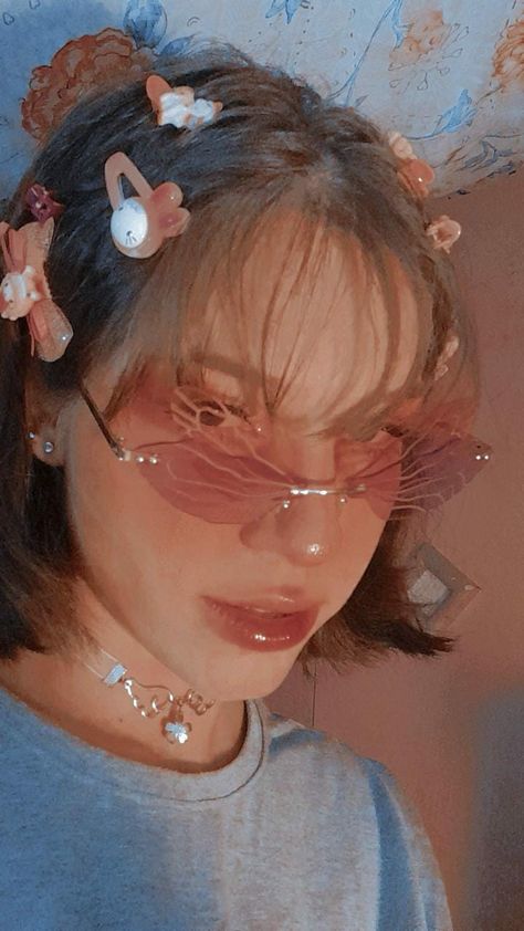 #butterfly #aesthetic #glasses #pink 
#gloss Pink Glasses Aesthetic, Aesthetic Glasses, Butterfly Glasses, Glasses Aesthetic, Pink Gloss, Butterfly Aesthetic, Pink Glasses, Cute Fall Wallpaper, Shady Lady