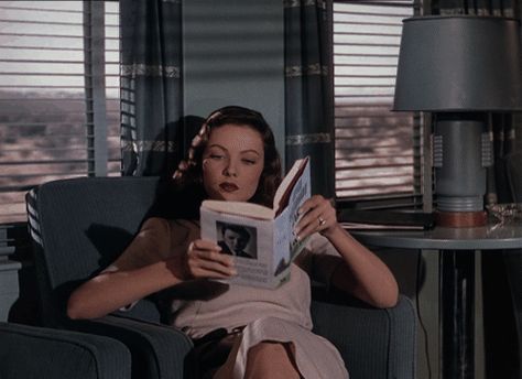 Book Gif Aesthetic, Historical Gif Aesthetic, Old Hollywood Film Stills, Leave Her To Heaven, Moving Background, Night Train Aesthetic Gif, Gene Tierney Leave Her To Heaven, Gene Tierney, Fritz Lang