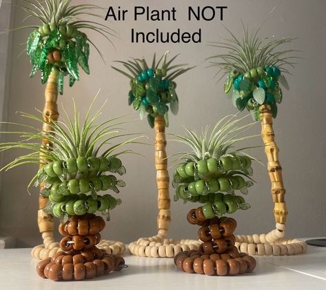 Turn your air plants into air plant trees! These super cute air plant holders are handmade with an iron base and beads.  1pc item choose color of your choice Air plant NOT included L - 7.88in M - 6.7in S - 5.12 XS  - 2in Air Plant Display Ideas, Air Plant Ornament, Air Plant Decor, Tank Terrarium, Large Air Plants, Plant Display Ideas, Air Plants Decor, Fish Tank Terrarium, Beach Things