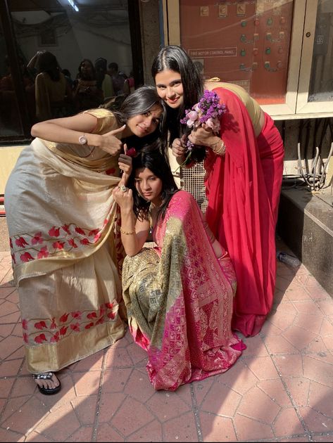 Trio Trio Saree Poses, Saree Fairwell, Farewell Photos, Trio Poses, Desi Pinterest, Saraswati Puja, Group Photo Poses, Diwali Photos, Bff Poses