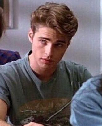 Brandon Walsh, Jason Priestley, Male Pose, Jennie Garth, Beverly Hills 90210, Character Aesthetics, Boy Character, Tumblr Boys, Aesthetic Guys