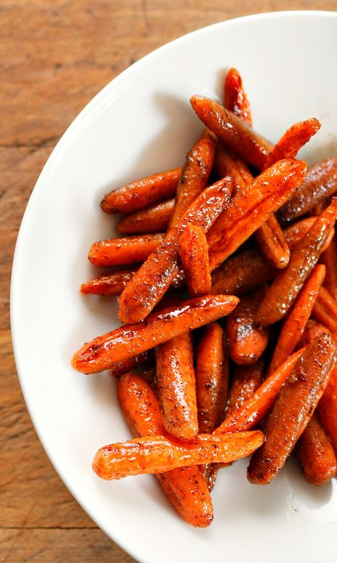 Honey Glazed Oven Roasted Carrots Recipe Oven Roasted Carrots, Roasted Carrots Recipe, Carrots Recipe, Honey Glazed, Salad Pasta, Honey Glaze, Carrot Recipes, Honey Recipes, Veggie Side Dishes