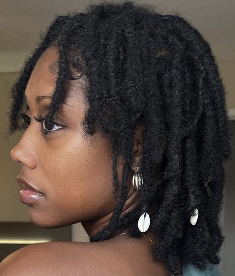 Freeform Locs Women, Semi Freeform Locs, Black Women Dreadlocks, Free Form Locs, Short Fade Haircut, Faux Hair, Natural Hair Cuts, Beautiful Dreadlocks, Fade Haircut