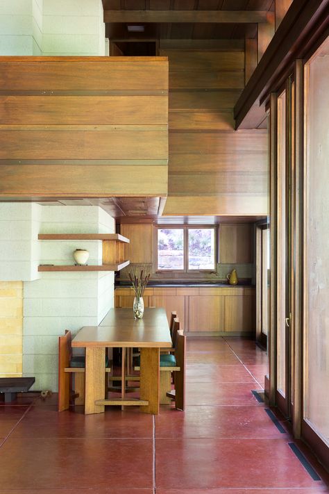 How a Frank Lloyd Wright house built in New Jersey ended up in Arkansas Frank Lloyd Wright Interior, Usonian House, Frank Lloyd Wright Architecture, Frank Lloyd Wright Homes, Frank Lloyd, Frank Lloyd Wright, Lloyd Wright, Mid Century House, Residential Architecture