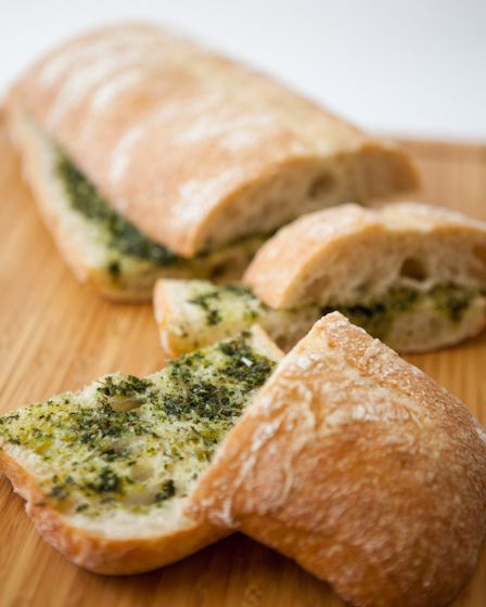 Ina Garten's Garlic Bread....via FoodiFotos... Ina Garden Garlic Bread, Ina Garten Garlic Bread, Best Ina Garten Recipes, Ina Garden, Barefoot Contessa Recipes, Ina Garten Recipes, Garlic Bread Recipe, Ciabatta Bread, Barefoot Contessa