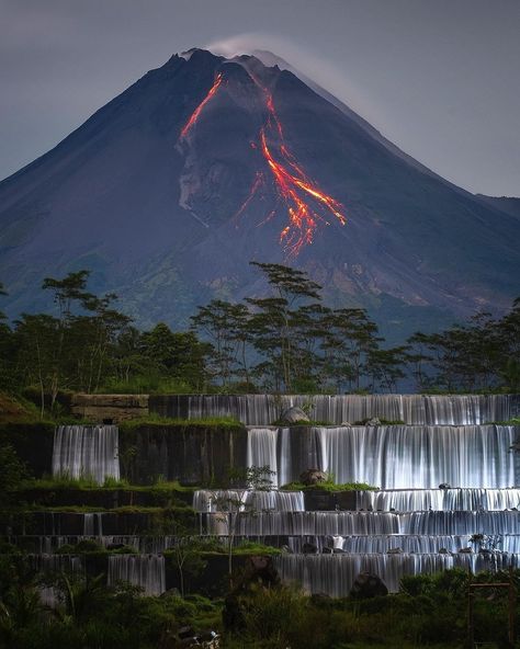 Special Region Of Yogyakarta, Mount Merapi, Central Java, Active Volcano, Nature Adventure, Alam Yang Indah, Yogyakarta, Travel Goals, Belleza Natural