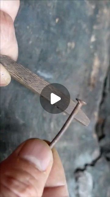 Woodworking Hacks Tips, Cool Wood Projects Diy Creative Crafts, Diy Small Projects, Homemade Tools Woodworking, Diy Bushcraft, Bushcraft Projects, Homemade Tools Metals, Diy Tools Woodworking, Small Easy Woodworking Projects