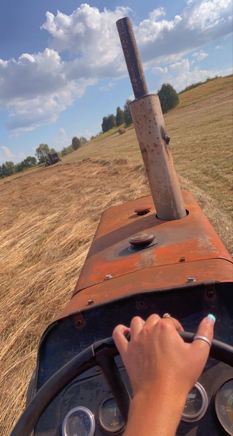 Agribusiness Aesthetic, Tractor Aesthetic, Old John Deere Tractors, Female Farmer, Future Farms, Farm Lifestyle, Red Tractor, Country Lifestyle, Ranch Life