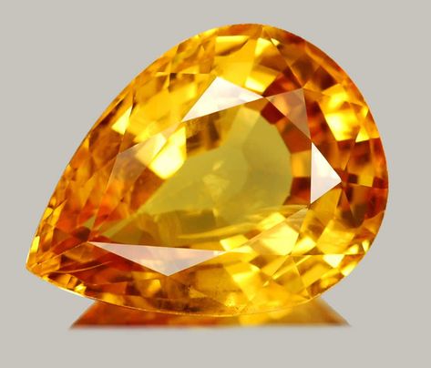 Topaz Topaz Yellow, Topaz Birthstone, Yellow Gemstones, Minerals And Gemstones, November Birthstone, Real Stone, Rocks And Gems, Citrine Gemstone, Topaz Stone