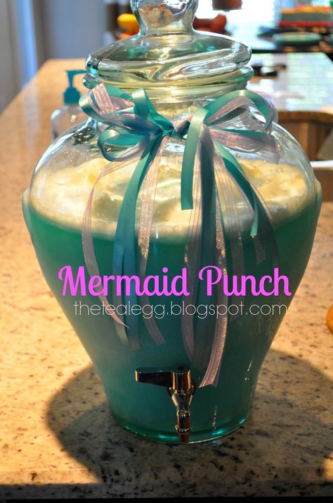 Saturday, we hosted my daughter's 4th Birthday at our house.  She dreamed for months about a mermaid party.  So on Saturday, we threw h... Mermaid Punch For Kids, Little Mermaid Birthday Party Food, Mermaid Punch, Mermaid Birthday Party Food, Lila Party, Little Mermaid Birthday Party, Ariel Birthday Party, Mermaid Birthday Cakes, Ariel Birthday