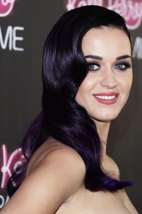 deep purple hair Violet Black Hair Color, Dark Purple Hair Dye, Katy Perry Purple Hair, Violet Black Hair, Deep Purple Hair, Purple Black Hair, Hair Color Plum, Dark Purple Hair, Best Hair Dye