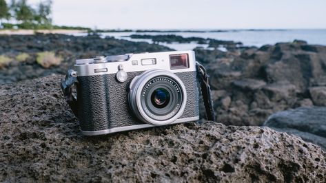 Traveling The World With The Fujifilm X100F | Fstoppers #photography #camera https://fstoppers.com/originals/traveling-world-fujifilm-x100f-224243 Travel Outfit Summer Airport, Photography Behind The Scenes, Fujifilm X100f, Vibe Video, Travel Camera, Rangefinder Camera, Travel Clothes Women, Traveling The World, Healthy Snacks For Diabetics