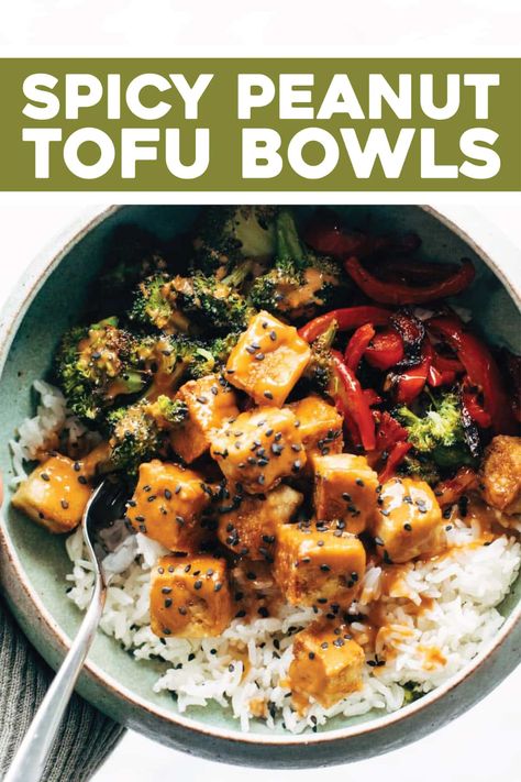 Spicy Peanut Tofu, Tofu Bowl Recipe, Burger Vegetarian, Tofu Bowls, Peanut Tofu, Sandwich Vegetarian, Vegan Lettuce Wraps, Pinch Of Yum, Spicy Peanut Sauce