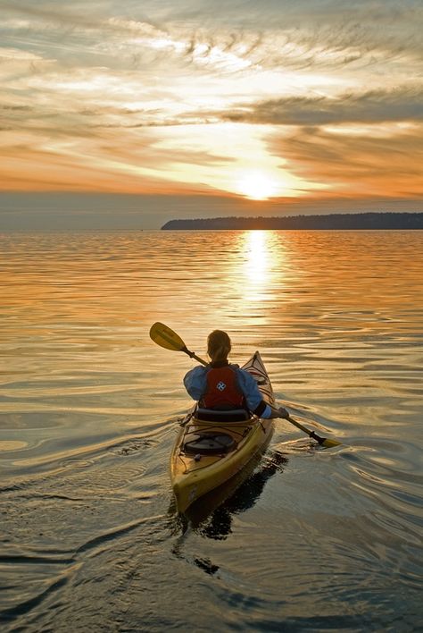 Kayaking Tips, Mavericks Surfing, Kayak Camping, Kayak Adventures, Camping Destinations, Kayak Tours, Inflatable Kayak, Kayak Trip, Voyage Europe