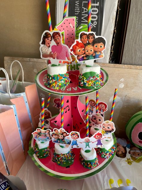 Cocomelon chocolate covered marshmallows Cocomelon Sweet Table Ideas, Coco Melon Treat Ideas, Cocomelon Birthday Dessert Table, Coco Melon Chocolate Covered Oreos, Cocomelon Party Food, Cocomelon Guest Tables, Covered Marshmallows, Coco Melon, Cocomelon Birthday