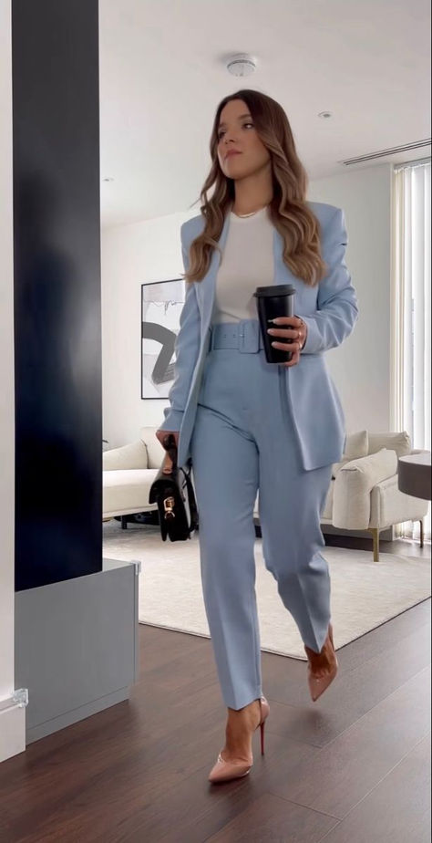 Lawyer Woman Outfit Professional Attire, Work To Play Outfit, Courtroom Attire Women, Professional Attire Women, Mock Trial, Ținute Business Casual, Elegantes Business Outfit, Office Fits, Style Help