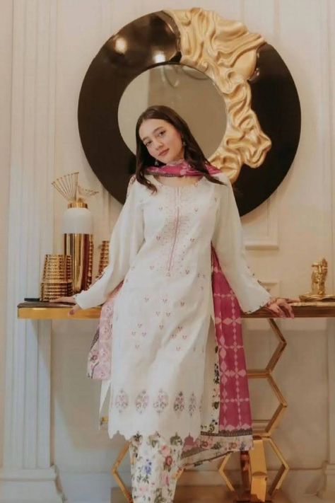 Rabia Faisal, Isha Borah, Eastern Clothes, Salwar Design, Kameez Design, Simple Dress Casual, Pakistani Women, Pakistani Women Dresses, Trendy Suits