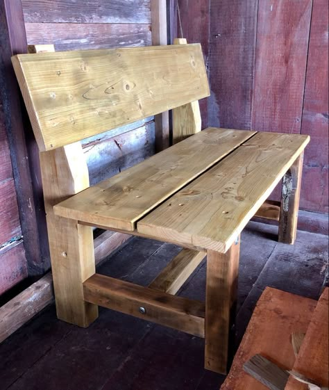 Rustic Outdoor Benches, Old Wood Projects, Koti Diy, Diy Bench Outdoor, Woodworking Bench Plans, Outside Furniture, Diy Wooden Projects, Diy Bench, Outdoor Furniture Plans